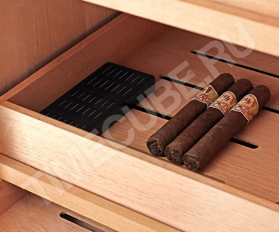 Шкаф сигарный benoit humidor cig 140